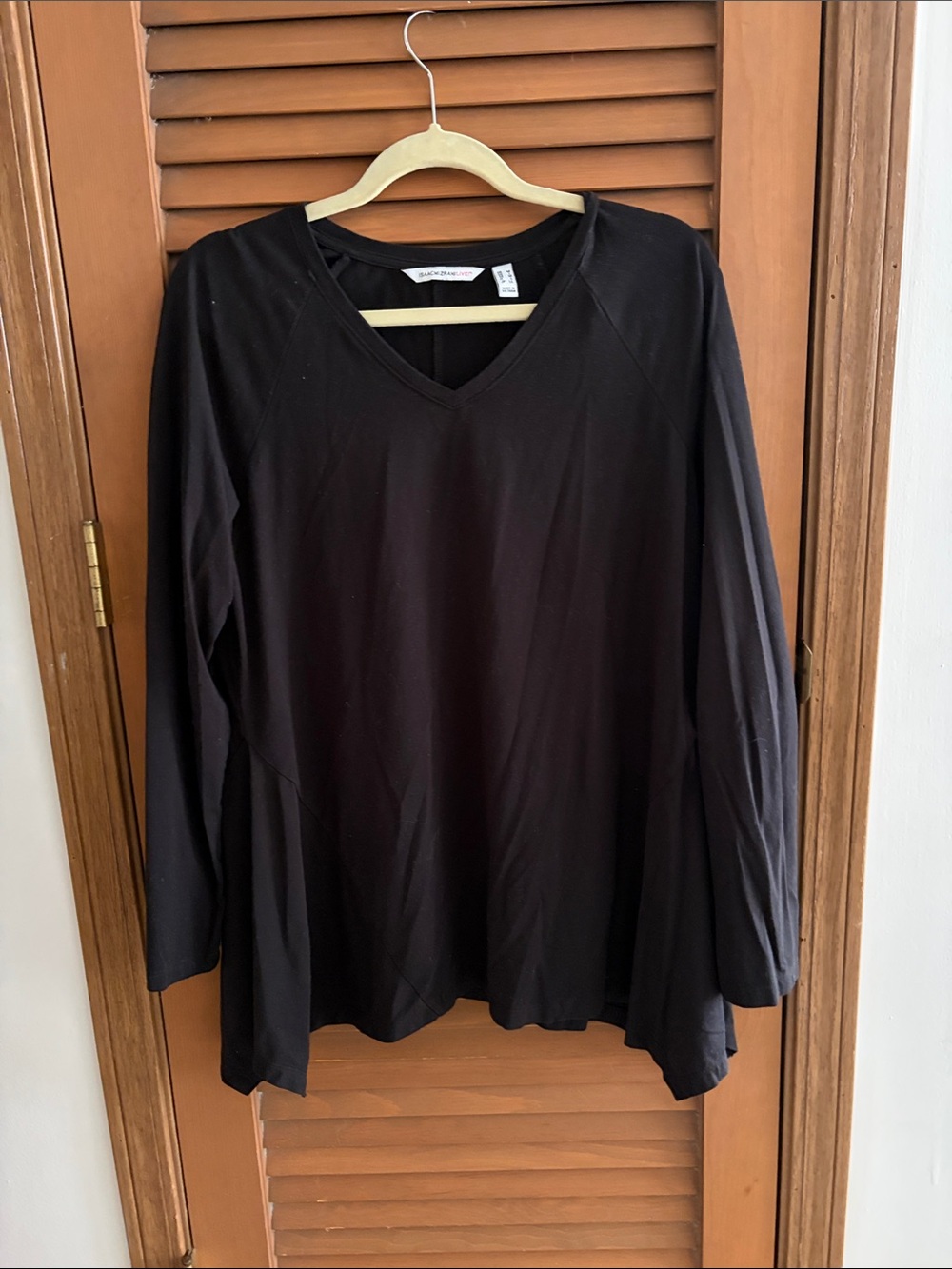 Isaac Mizrahi Black V-Neck Long Sleeve Top